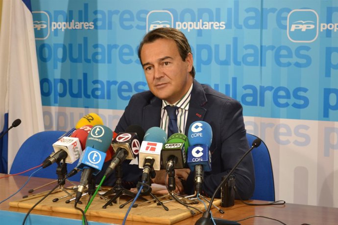 El Senador Agustín Conde