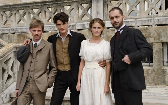 Parte Del Elenco De 'Gran Hotel'