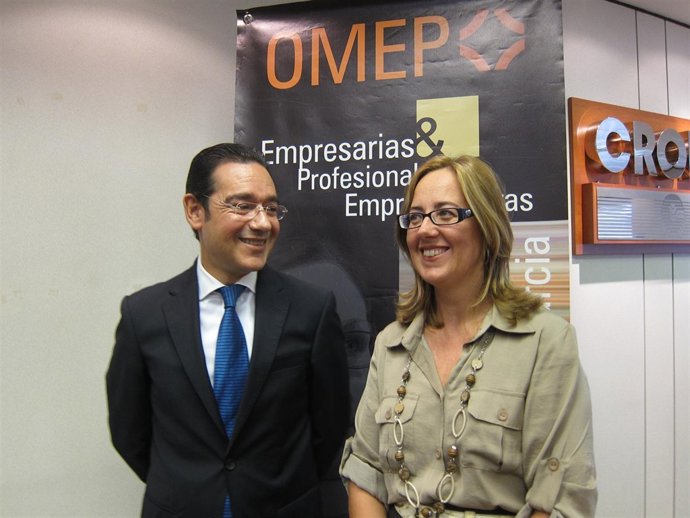 J. Gabriel Ruiz  Y Presidenta OMEP, Manuela Marín