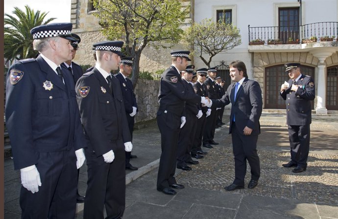 El Alcalde De Camargo Con La Policía Local