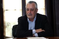 CORR.- Griñán afirma que la Ley del Olivar da "oportunidades" a los andaluces y pretende hacer "más sostenible"...