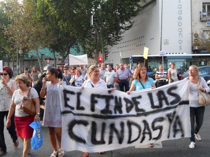 Vecinos De Embajadores Se Manifiestan Contra Las Cundas De La Droga 