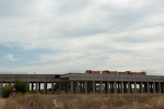 Prueba De Carga En La Pérgola De Torneros De La Línea Del AVE