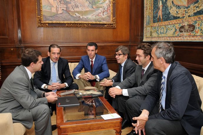 Page Reunido Con Los Directivos De Alcampo