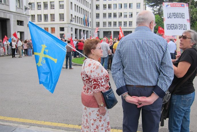Concentración De Jubilados En Asturias