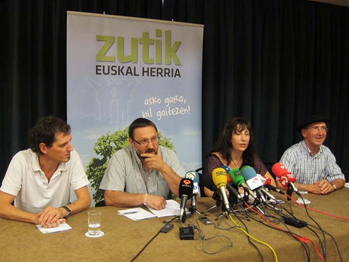 Niko Moreno, Txelui Moreno, Miren Legorburu Y Tasio Erkizia