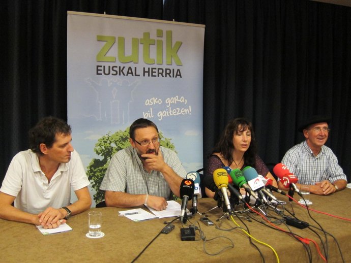 Niko Moreno, Txelui Moreno, Miren Legorburu Y Tasio Erkizia