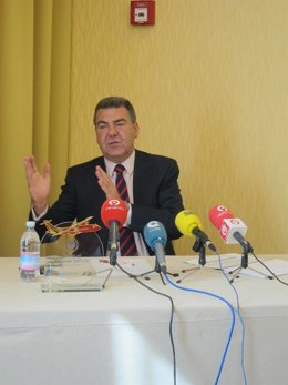 Bertomeu En Rueda De Prensa En Roma