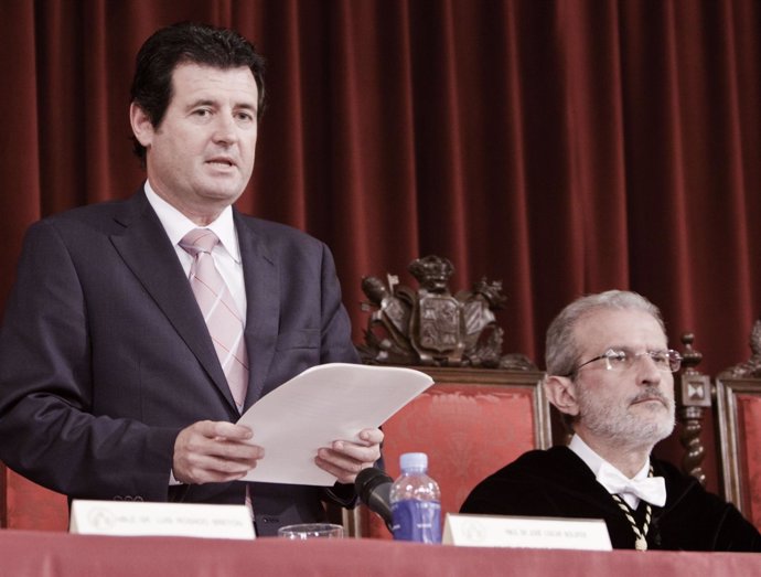 El Conseller De Educación, José Ciscar, Y El Rector De La UV, Esteban Morcillo