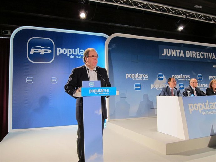El Presidente Regional Del PP Durante La Junta Directiva Del Partido