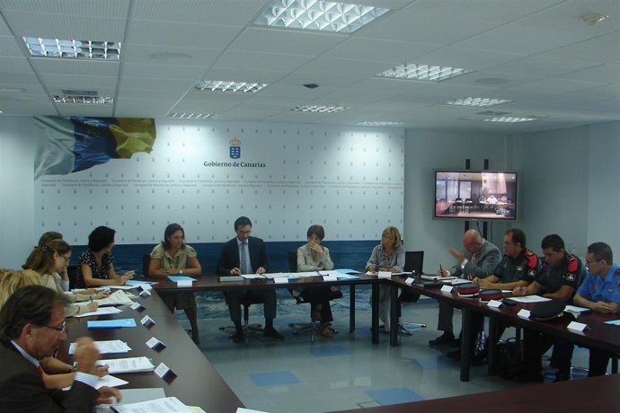 Consejero De Justicia Del Gobierno Canario, Pedro Herrera (Centro)