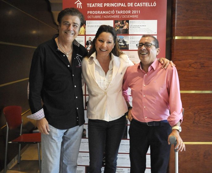 Pastor Con Los Actores Valverde Y Santamaría                      