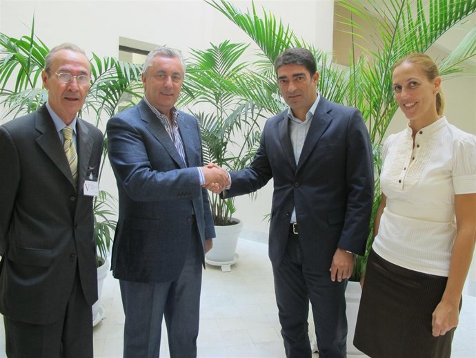 Firma Del Convenio Entre Museo Carmen Thyssen Málaga Y Aedav Andalucía