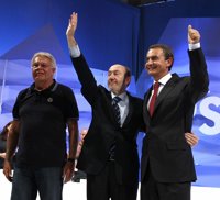 Rubalcaba agradece a González y Zapatero su apoyo 