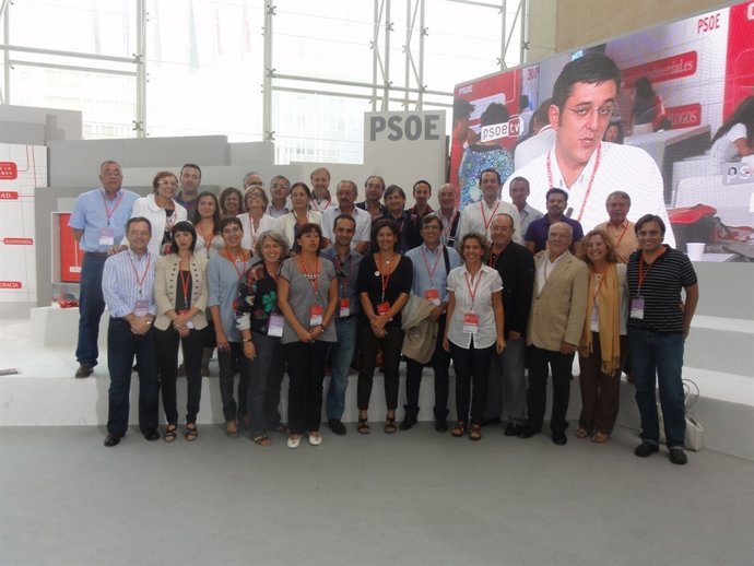 Militantes Del PSIB Que Han Acudido A La Conferencia Política Del PSOE. 