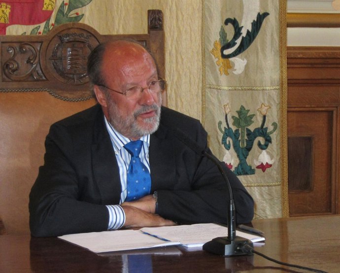 Francisco Javier León De La Riva