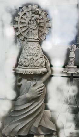 Imagen De La Virgen Del Pilar Creada Por Raúl Abad En Moncada (Valencia)