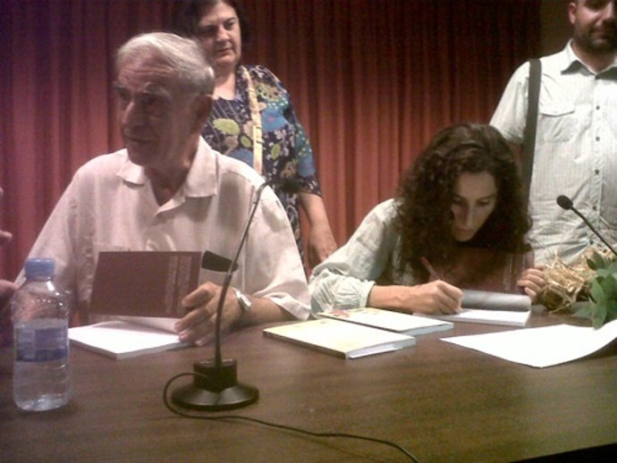 Los Sociólogos Joan Estruch Y Clara Fons