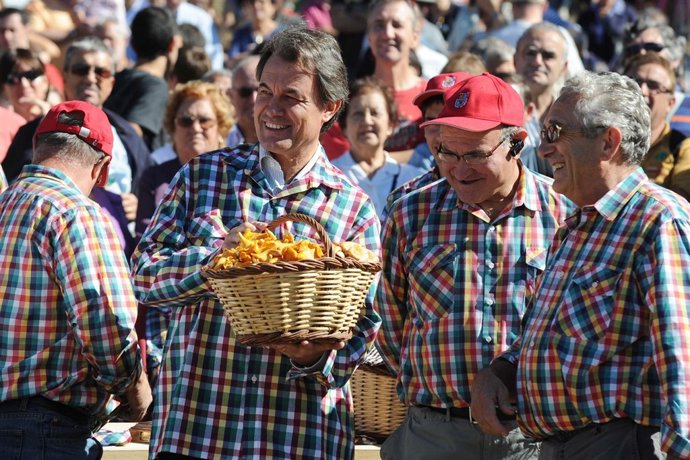 Mas Es Investido 'Boletaire De Honor'        