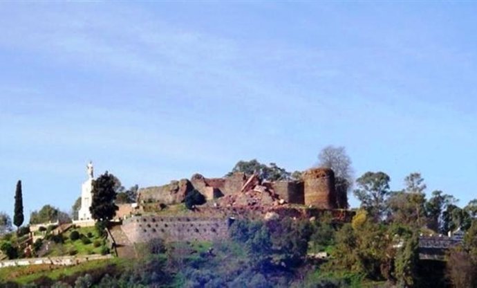 Torre Del Castillo De Constantina (Sevilla)