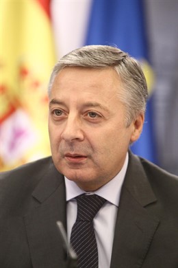 El Portavoz Del Gobierno Y Ministro De Fomento, José Blanco