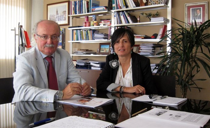 Miguel Ángel Luque Y Luisa Arana, Del IAT.