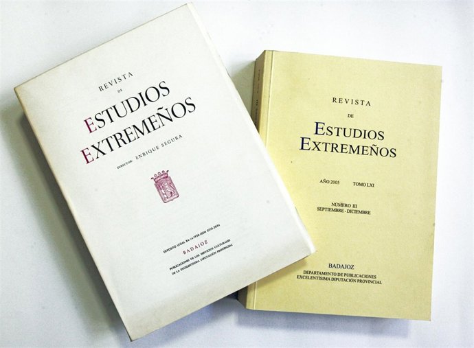 Revistas De ESTUDIOS EXTREMEÑOS GABINETE DE PRENSA DIPUTACION DE BADAJOZFOTOGRAF