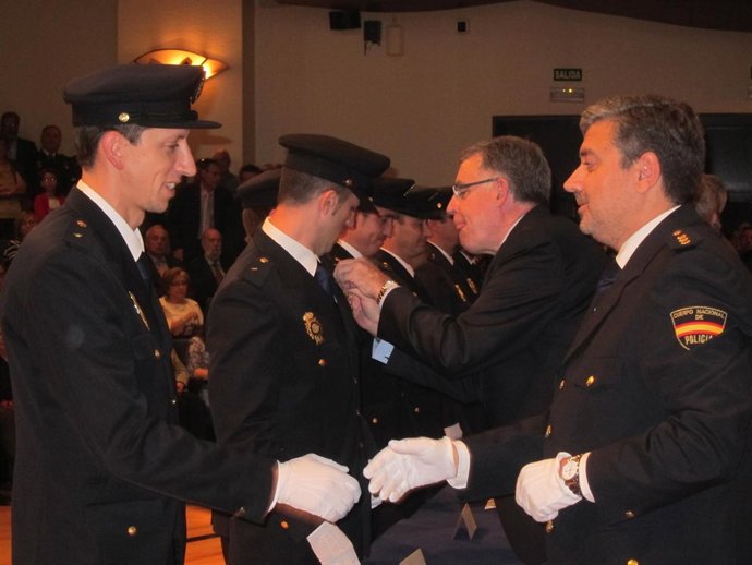Celebración De Los Ángeles Custodios. Policías Condecorados.