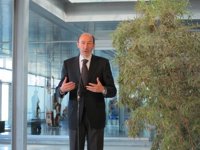 Rubalcaba dice que subir el tabaco y el alcohol es de "justicia"