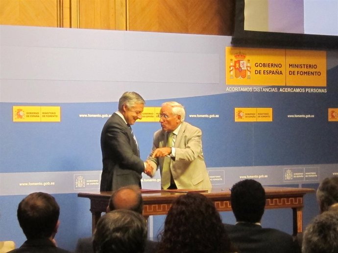 José Blanco Y El Presidente De La Fundación Patrimonio Histórico, Atilano Soto