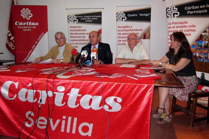 Rueda De Prensa De Presentación De Memoria Cáritas Sevilla 2010