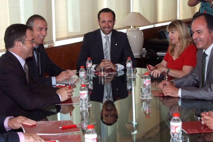 Bauzá Se Reúne Con Alcaldes En Ibiza