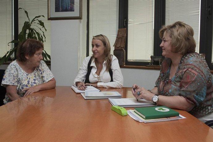 La Consejera De Ganadería Se Reúne Con Los Productores De Los Valles Pasiegos