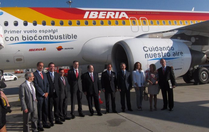 Dirección De Iberia En El Primer Vuelo Con Biocombustibles