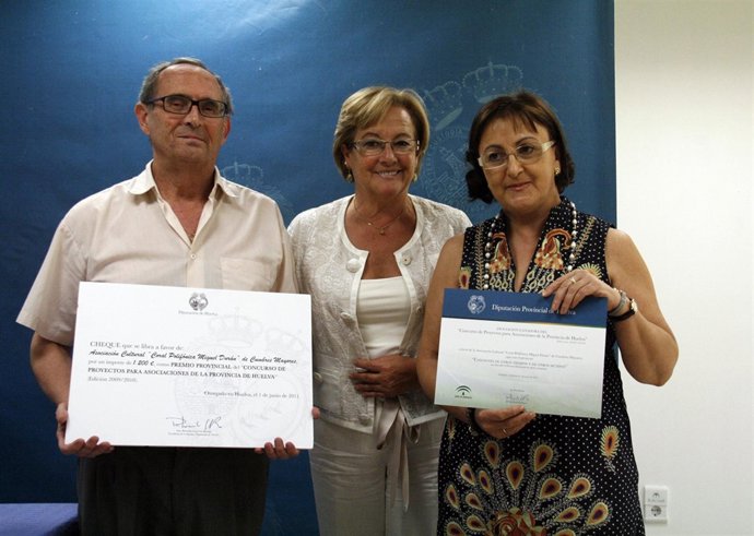 La Presidenta De La Diputación De Huelva, Petronila Guerrero, Entrega Premios.