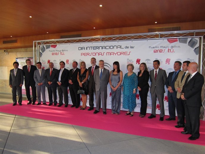 Griñán Con Los Participantes.