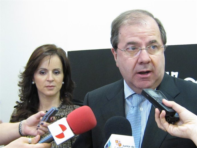 Juan Vicente Herrera Y La Consejera De Agricultura, Silvia Clemente