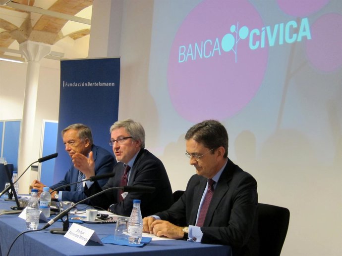 Enrique Goñi (Centro), Copresidente De Banca Cívica