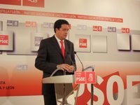 López destaca que los datos son "peores" en CyL que en España y pide propuestas al PP para crear empleo