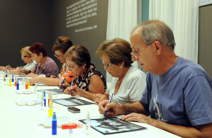 Participantes En El Taller De Arte De Bancaja
