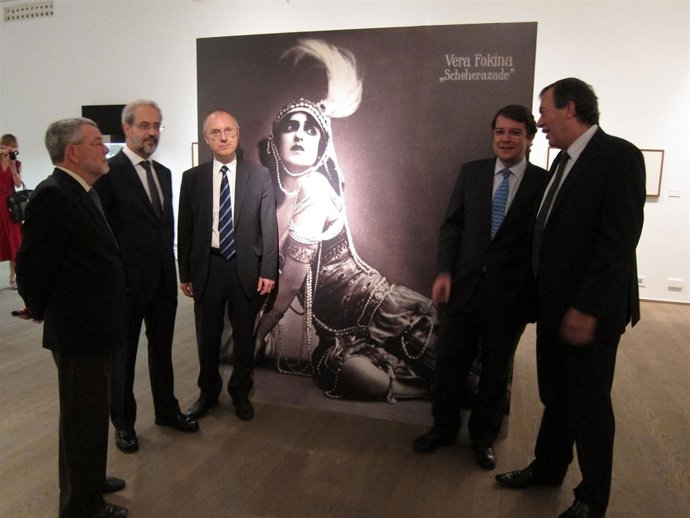 El Grupo De Autoridades Encargado De Inaugurar La Exposición.