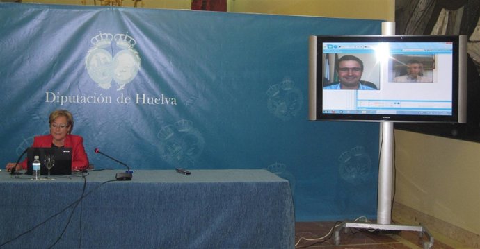 La Presidenta De La Diputación De Huelva, Petronila Guerrero.