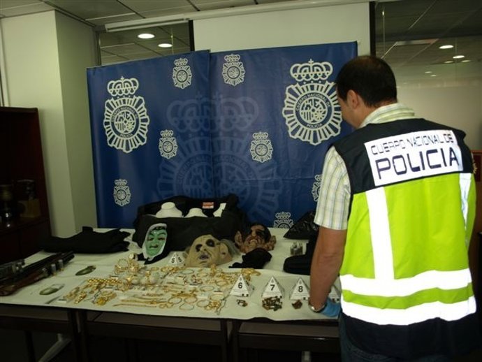 Material Incautado Tras La Detención De Los Atracadores
