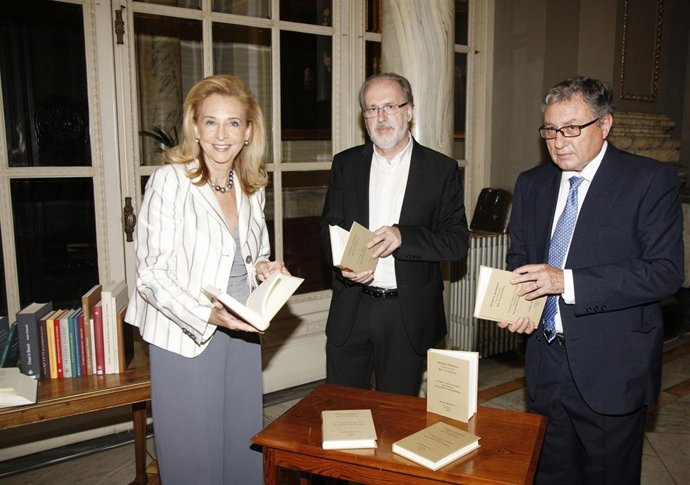 Mayrén Beneyto Con Los Investigadores Del Facsímil De 1808.