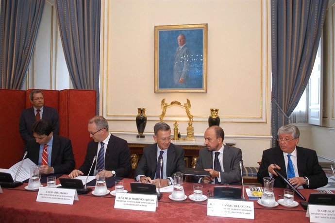 Firma Para Organizar El Festival De Música Militar