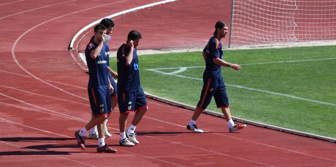 Albiol, Piqué, Capdevila, Ramos 