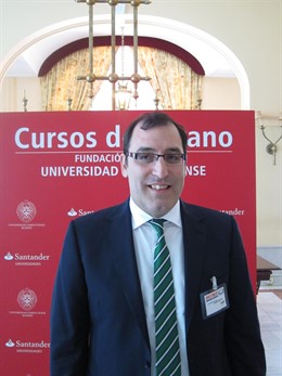 El Juez Velasco, En Los Cursos De Verano De El Escorial