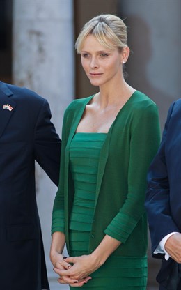 La Princesa Charlene De Mónaco Con Un Vestido Verde 