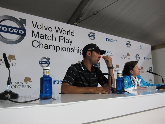 Álvaro Quirós En Rueda De Prensa