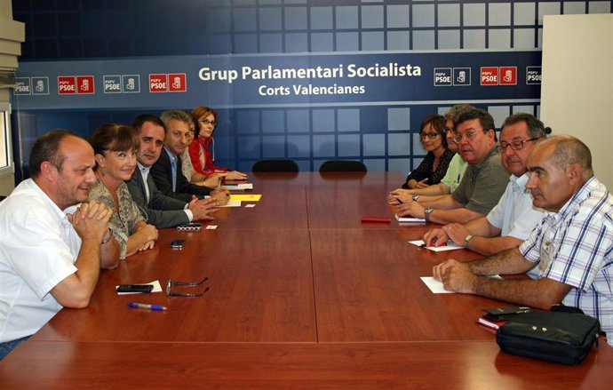 Reunión Entre Parlamentarios Del PSPV Y Responsables De La FSP-UGT.